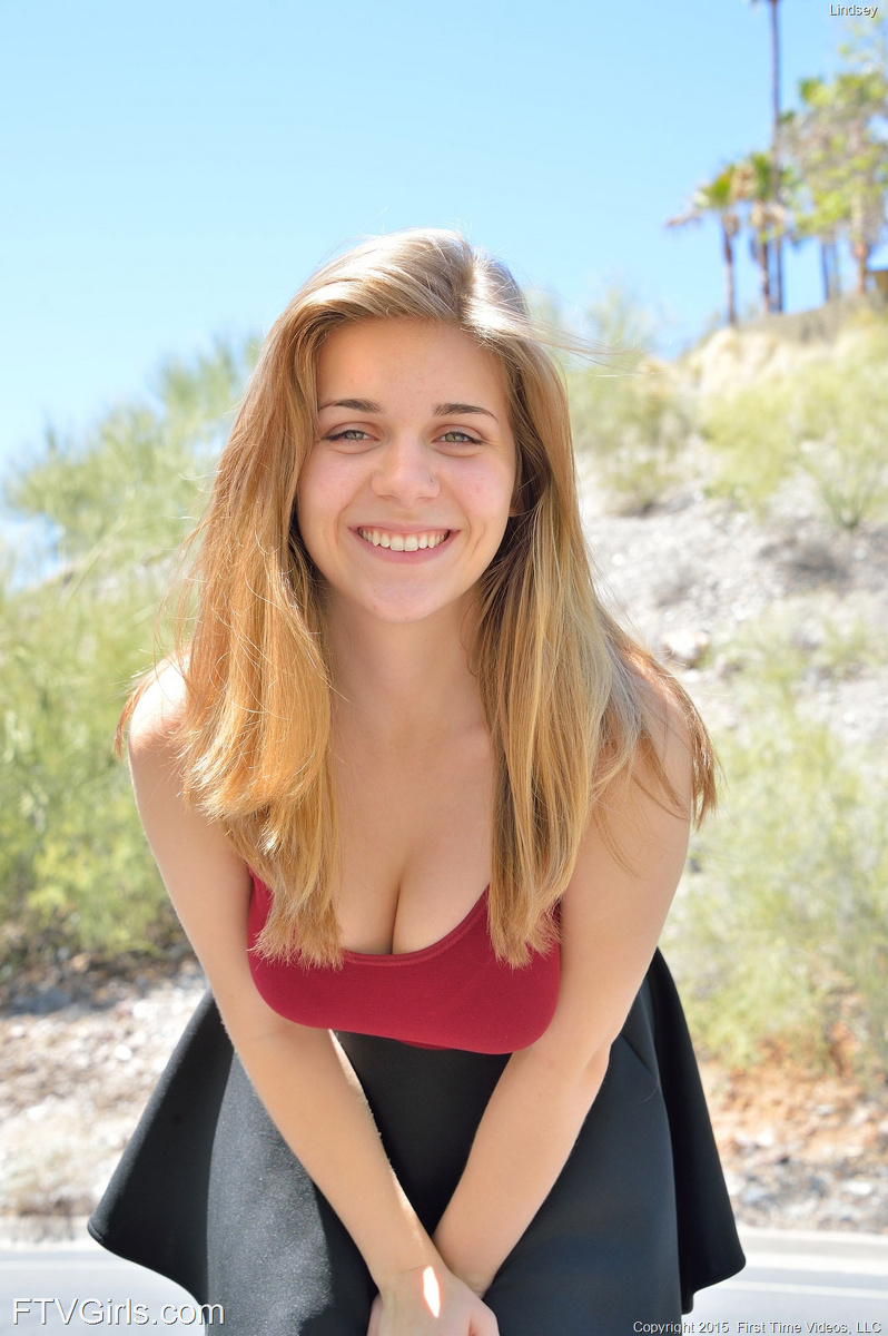 sexy girl tank top pic porn southern chicks shaved pussy